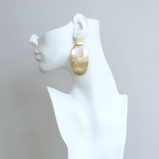CHRE85 Geometric hammered brass post earrings