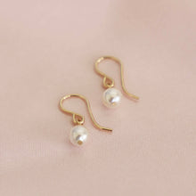Load image into Gallery viewer, GOLD FILLED SIMPLE PEARL EARRINGS
