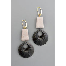 Load image into Gallery viewer, FERE98 Black and gray earrings
