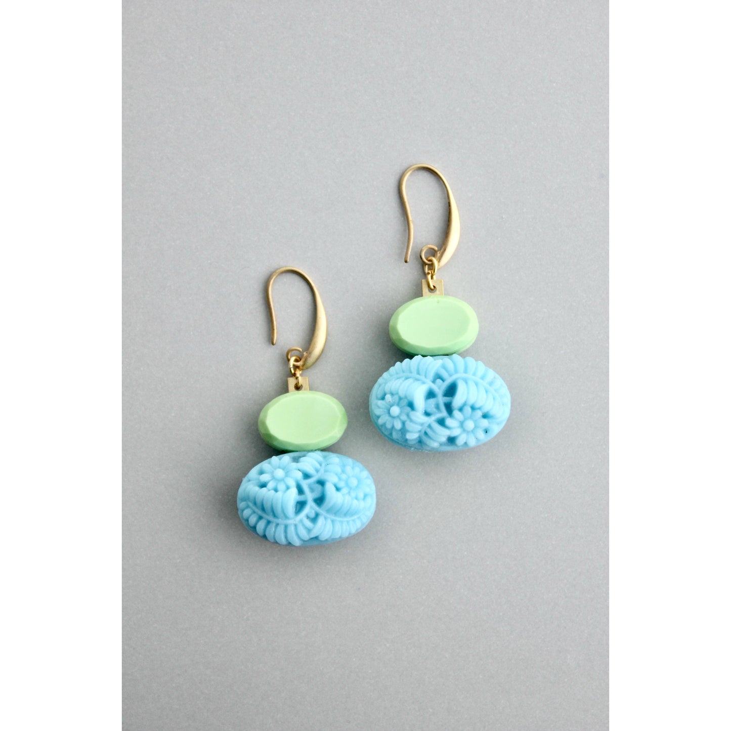 GNDE37 vintage blue and mint glass hook earrings