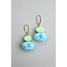 Load image into Gallery viewer, GNDE37 vintage blue and mint glass hook earrings
