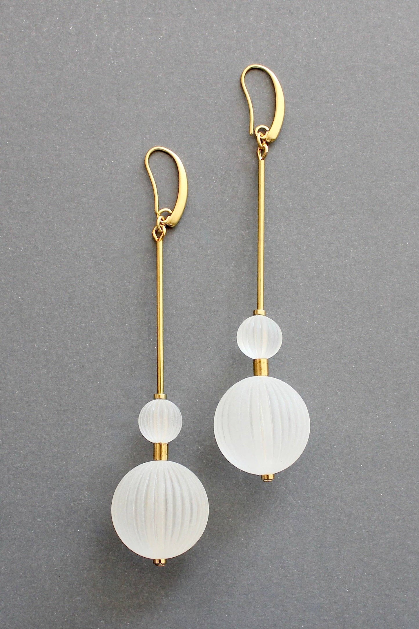 ISLE57 Vintage white acrylic bauble earrings