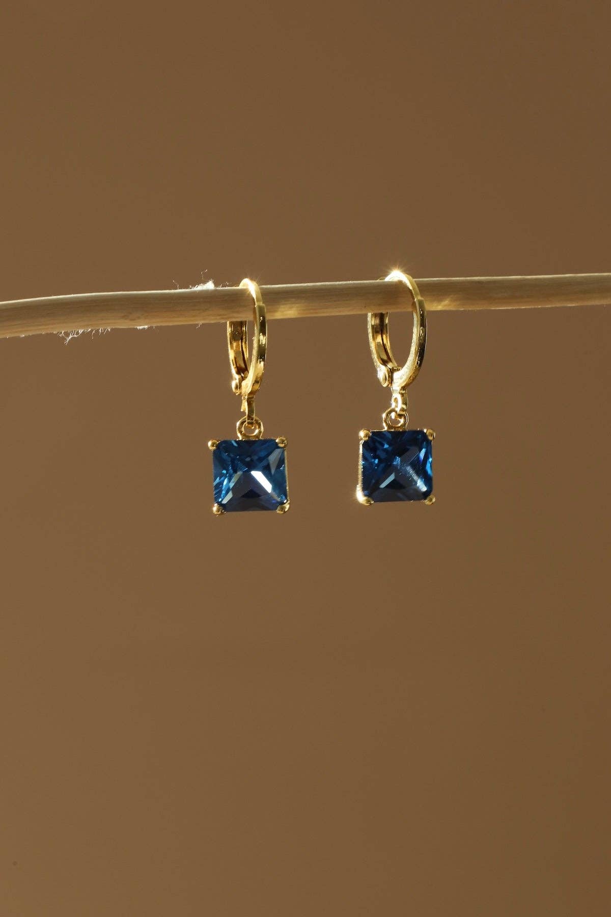 SQUARE BIRTHSTONE HUGGIES