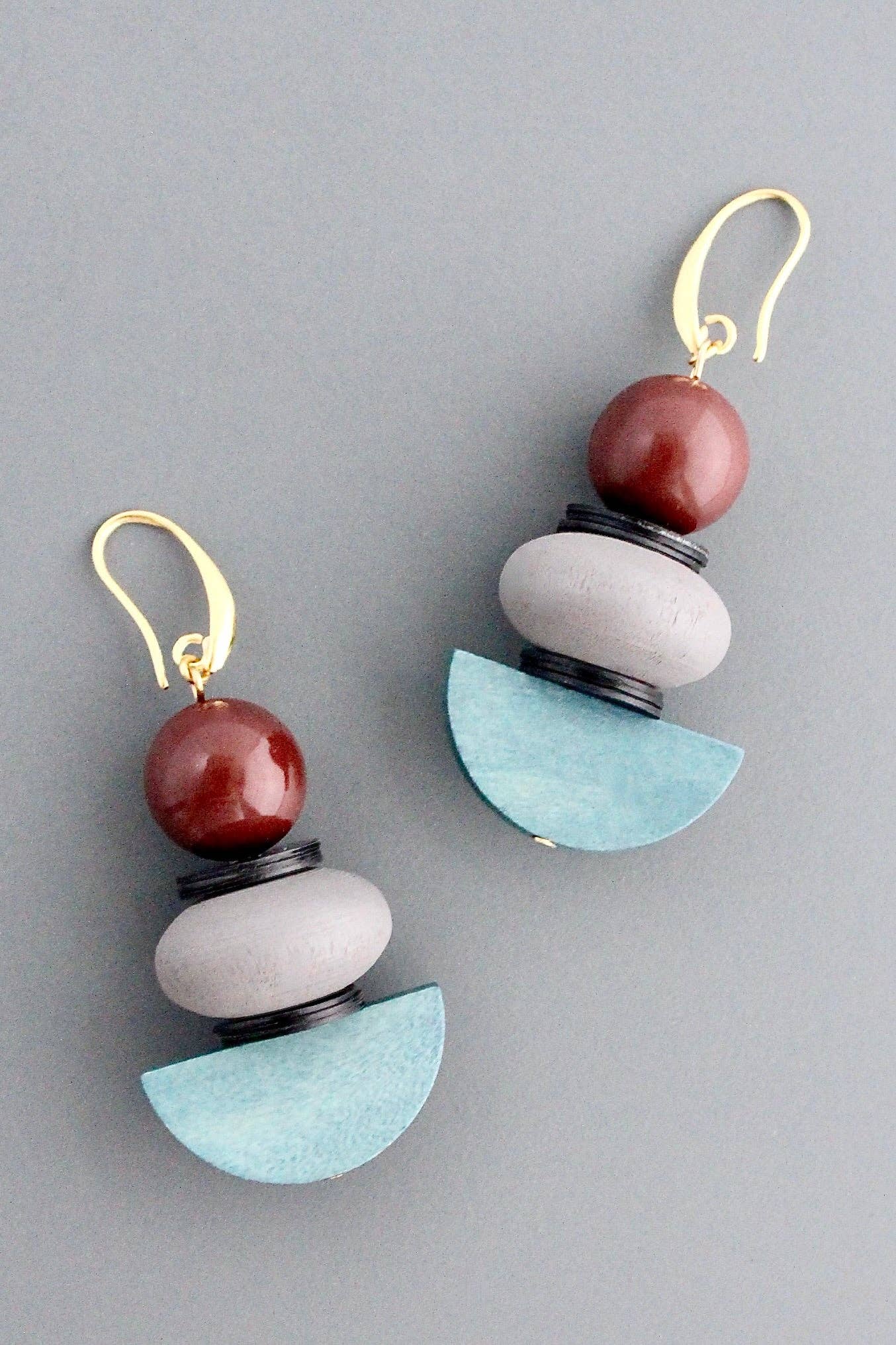HYLE55 Wood and acrylic earrings
