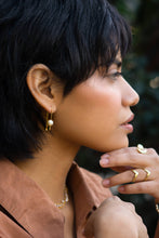 Load image into Gallery viewer, Roxy Pearl and 24K Gold Safety Pin Earring
