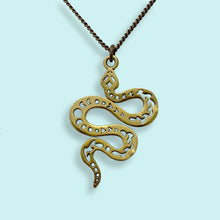 Load image into Gallery viewer, Spangled Snake Necklace
